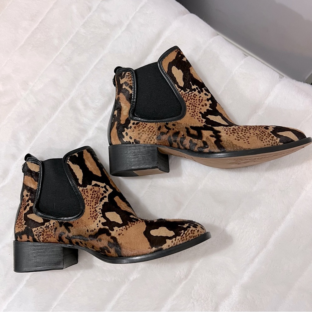 NEW Donald J Pliner Paige Animal Print Calf Hair Booties